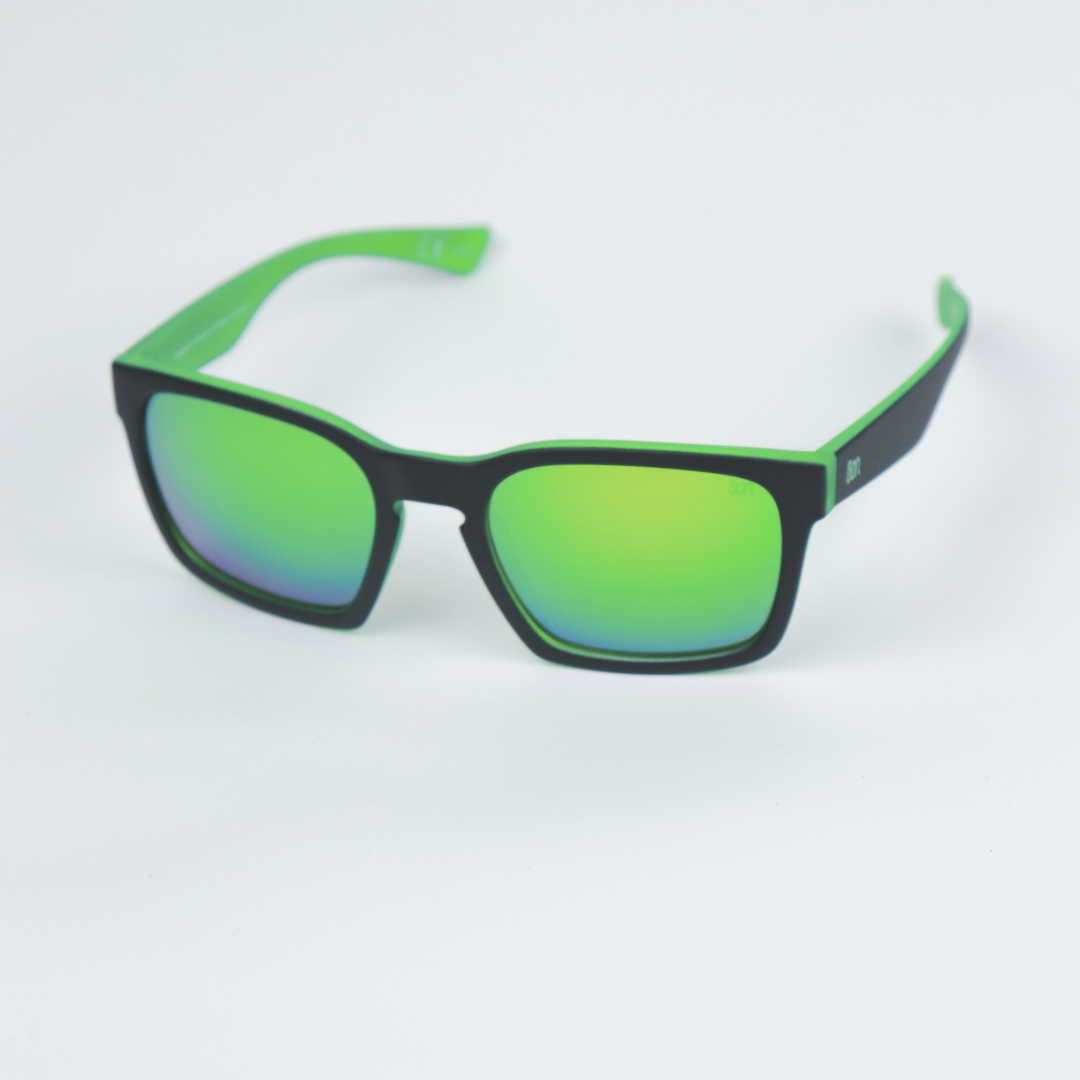 Solbriller med grønn polarisert linse